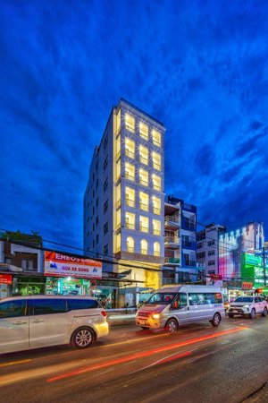 bán tòa nhà siêu khan hiếm mt âu cơ - quận tân bình -( 9x30)- hầm 8 tầng - hdt 320tr/th - bán 81 tỷ