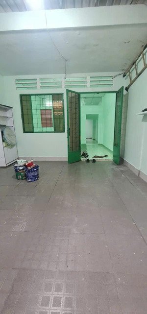 gần hoàng diệu 2 linh chiểu thủ đức nhà cấp 4, dt 80m2 mới sơn sửa sạch mới ở làm văn phòng