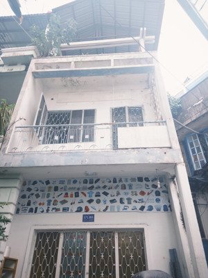 cho thuê nguyên căn nhà ngay mặt tiền trần huy liệu 5pn 4 wc dt sử dụng 337,5m2 giá 30tr/tháng