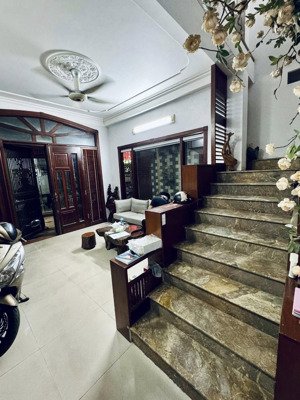 bán nhà bế văn đàn 4tầng, ôtô vào nhà, ngõ thông, kinh doanh, văn phòng, spa giá chào 13,5 tỷ