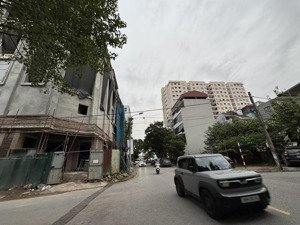 bán mảnh đất đấu giá view thoáng giữa trung tâm sài đồng sôi động tự xây nhà theo ý 132m2 giá tốt