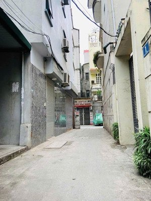 siêu phẩm;cầu giấy vị trí trung tâm -ngõ thông kinh doanh -5 tầng nội thất sang xịn-nhỉnh 13 tỷ