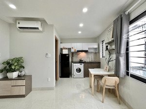 sẵn căn studio mới full nội thất hơn 40m2 ngay nguyễn văn đậu giáp q1, phú nhuận lh: 083001420