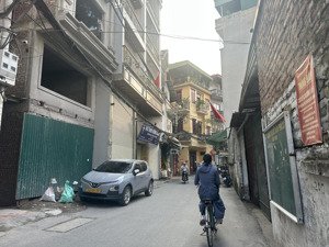 bán gấp lô đất mặt phố hoàng mai vị trí cực đẹp cách phố đền lừ 10m diện tích rộng 146m2, giá 32 tỷ