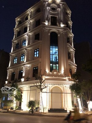 bán tòa nhà mặt phố vip lâm hạ lô góc 3 mặt thoáng, mặt tiền 45m khủng! dt: 259m x 7 tầng