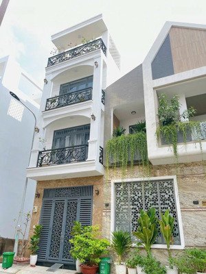 bán nhà khu vip 368 tân sơn nhì, q. tân phú 4x14m, 1 trệt 2 lầu sân thượng