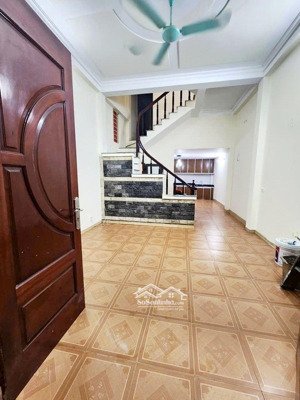 nhà đẹp dân xây- hoàng mai - 30m ra phố - ngõ thoáng sạch - hàng xóm thân thiện