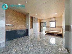 cho thuê căn hộ ban công thoáng , siêu rộng