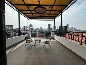 8 tầng thang máy - 20m ra hồ - ô tô đỗ cửa