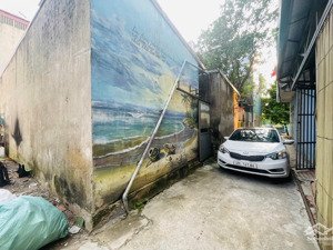 bán nhà cấp 4 có 5 phòng trọ cho thuê ô tô vào nhà 10m ra đường to cạnh chợ phúc lợi 100m2 -9.9 tỷ