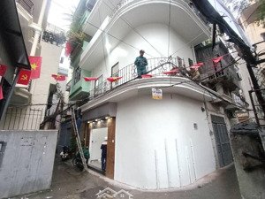 kim ngưu 25m2x4t. giá 7,5tỷ. nhà đẹp, lô góc, vị trí thuận tiện kinh doanh spa, làm đẹp