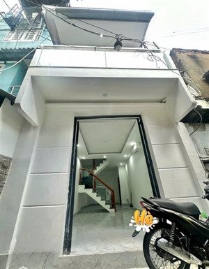 nhà đẹp giá cũng đẹp gần đường lớn bến vân đồn - 3,6x9 ( nở hậu ) - 3 tầng - chỉ nhỉnh 4 ty (tl)