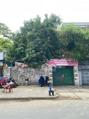 còn sót.chủ cần bán khuôn đất đẹp đường sương nguyệt ánh bến thành quận 1.dt:10x40m2 giá 290 tỷ.