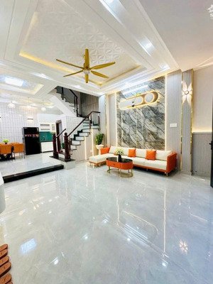 bán nhà mới xe hơi ngủ nhà 4 tầng 4 phòng ngủ