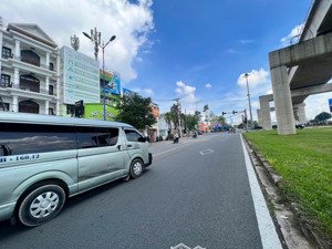 mặt tiền nguyễn văn bá, ngay ga metro, bình thọ, dt: 8,7x30m - 272m2. xây cao tầng