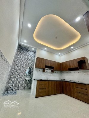 hẻm 6m như mặt tiền sát chợ bình long, kd cực đỉnh, dt 62m2, giá 6.25 tỷ