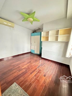 chính chủ cần bán nhanh nhà 3 tầng q1 ngang 4,3m chỉ 3,9 tỷ