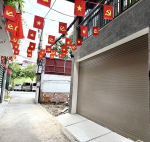 hàng hiếm tại đường ngọc thụy bán gấp 21,4 tỷ, 56m2, mặt tiềny bán gấp 21,4 tỷ, 56m2, mặt tiền 5.8m