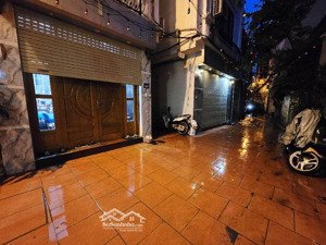 phố nam dư dt:31m, lô góc 5 tầng. mt:4.8m giá chào: 7.15 tỷ