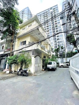 bán nhà 2 mt hẻm nhựa xe tải đỗ cửa, 63m2 (4.7x14), mất vài phút ra sân bay, đang cho thuê 25tr/m