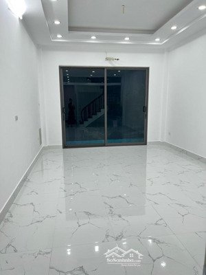 bán. siêu phẩm giá tận tâm chỉ 10.9 tỷ phố nguyễn văn viên 53m 5 tầng mặt tiền 4m hai bà trưng