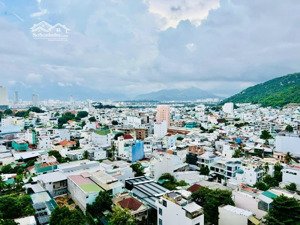 bán căn hộ góc 1712 toà oc3 mường thanh viễn triều nha trang.