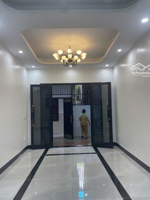 nhà 5 tầng ngọc lâm long biên, full nội thất, ô tô đỗ cửa, gần mipec, công viên, giá chỉ 10.4 tỷ