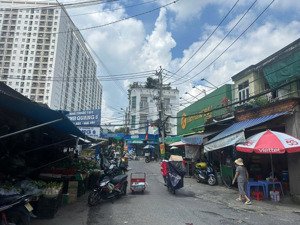 hiện tại đang cho bách hóa xanh thuê thời gian đến 2028 hết sổ hồng pháp lý đầy đủ