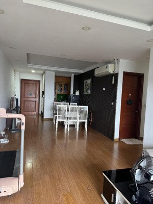 bán căn hộ toà rainbow văn quán. diện tích căn góc 120m, 3pn, 2vs. lh kiều thuý 