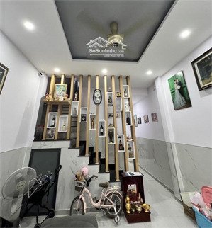 nhà 3t sát mt lò lu, dt 68m2, giá 6.8 tỷ gần ngã 3 lò lu- lã xuân oai, khu công nghệ cao q9