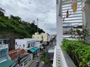 bán nhanh nhà 4 tầng đẹp tâm huyết xây dựng mặt tiền kinh doanh gần lotte mart