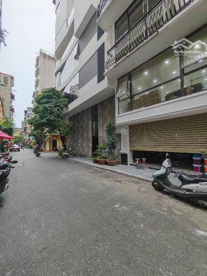 nhà mới - thang máy - mặt ngõ ô tô vỉa hè - thoáng trước sau