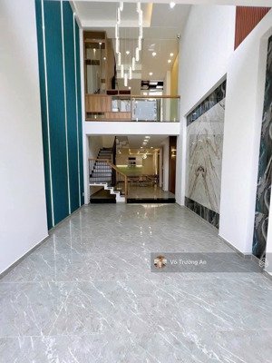 nhà phố sau lưng tttm gigamall phạm văn đồng - xây mới 5 tầng - vừa ở vừa kinh doanh tốt