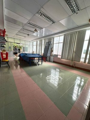 bán nhà 3 tầng, mặt tiền đường, ngay chi cục thuế quận 7, dòng tiền ổn định, giá 19 tỷ tl