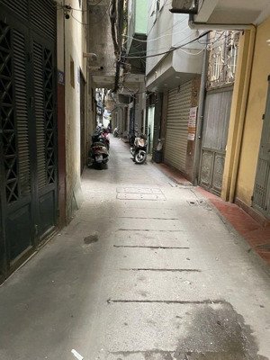 bán nhà vĩnh hưng _ hoàng mai. dt: 25m _ 5 tầng _ 3 ngủ. full nội thất hiện đại. 30m ra ô tô