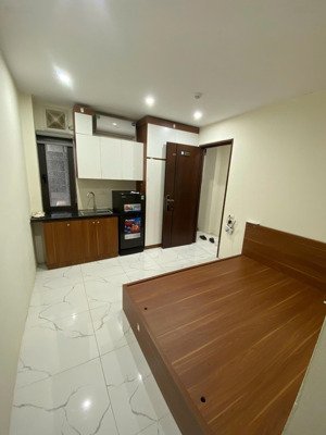 cho thuê phòng tại ngõ 58 nguyễn khánh toàn, quận cầu giấy - có thang máy - 20m2 - phòng đẹp - rẻ.