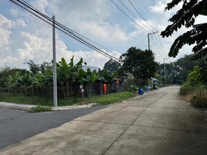 chủ gửi bán lô đất 100m2 sổ sẵn thái mỹ, củ chi. giá 1.2 tỷ có thương lượng