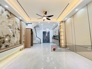 nhà đẹp ở ngay mai trung thứ phòng master cực rộng giá tốt!