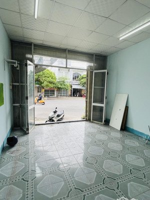 nhà mặt tiền đường phước long 2 phòng ngủ, kinh doanh thoải mái (không trung gian)