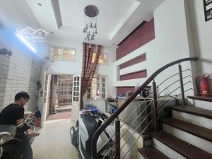 nhà dân xây phố nguyễn văn cừ thông ngọc lâm- oto cách vài bước chân- gần cầu chương dương- sđcc