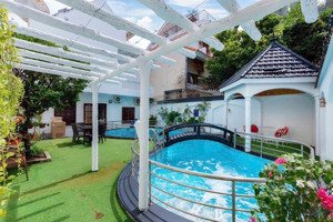 bán biệt thự nghỉ dưỡng gần biển bãi sau 327m2 phường 2, vũng tàu có hồ bơi sân vườn rộng