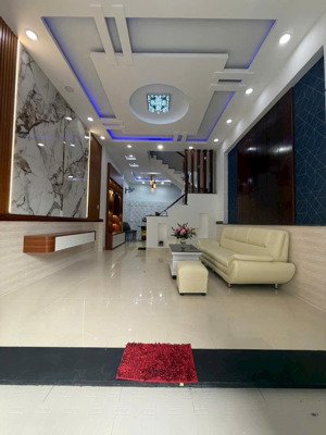 bán nhà hxh phạm văn chiêu , p9 , trệt 3 lầu , giá 6 tỷ 75 thương lượng