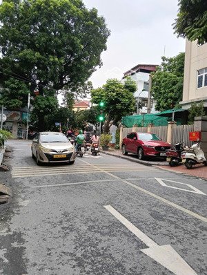 bán nhà phố lê lợi hà đông - ôtô qua nhà - ngõ thông - khu trung tâm - 45m nhỉnh 9 tỷ