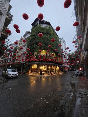 hà đông. 18,5 tỷ. nhà đẹp 2 thoáng toàn gỗ lim, ở ngay. phân lô kiền kề ô tô tránh. kinh doanh, vp.