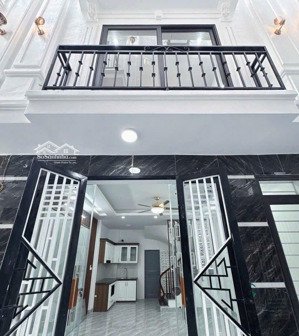 xuân đỗ .cự khối .5 tầng .33m 7 triêu lh xem nhà zalo) cho thuê nguyên căn.mới .