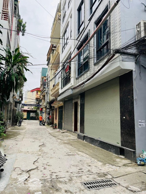 siêu phẩm gần kđt việt hưng - 68m2 - 6 tầng - thang máy ngõ thông 7 chỗ vào nhà - hơn 9,55 tỷ