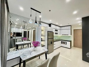 hot hot cho thuê căn 2 ngủ + full mới đẹp giá 14tr tòa gs2 vinhome smart city