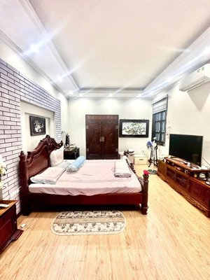 hàng hiếm giáp bát, 9,25 tỷ, 31 m2, 3pn, 5 tầng ngõ thông ô tô 20m