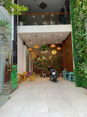 mặt tiền kinh doanh, 6 tầng, sát lê văn quới, thang máy, chỉ nhỉnh 10 tỷ