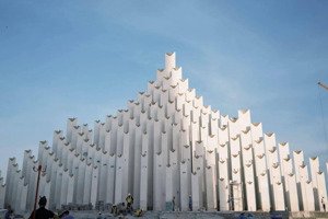 bán khách sạn mặt tiền đường trần quý cáp gần tháp tam thắng cách bãi biển bãi sau 100m